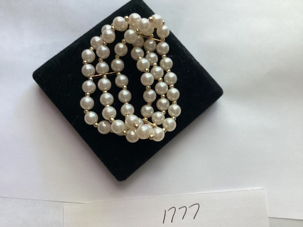 1777 3 Strand Pearl Stretch Bracelet 8.5'' Closed Cuff
